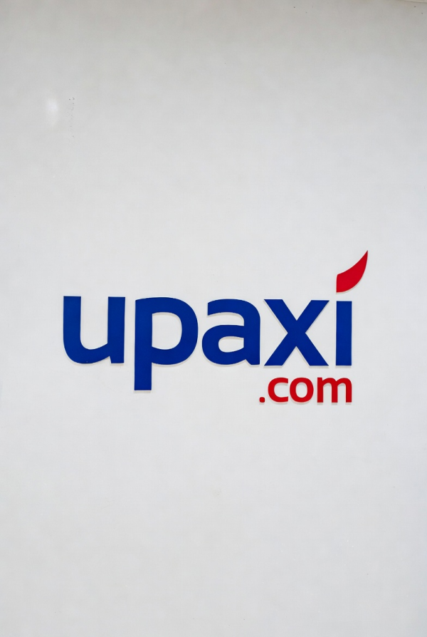 upaxi.com